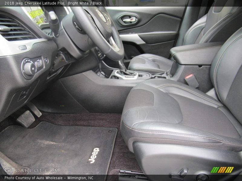 Bright White / Black 2018 Jeep Cherokee Latitude Plus