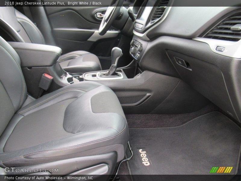 Bright White / Black 2018 Jeep Cherokee Latitude Plus