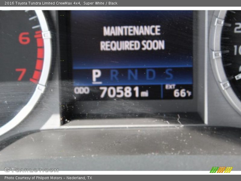 Super White / Black 2016 Toyota Tundra Limited CrewMax 4x4