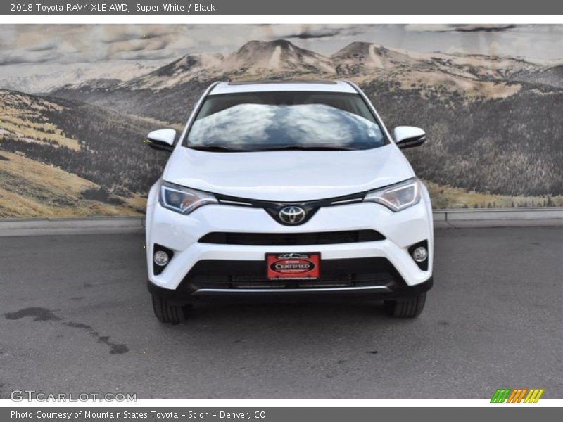 Super White / Black 2018 Toyota RAV4 XLE AWD