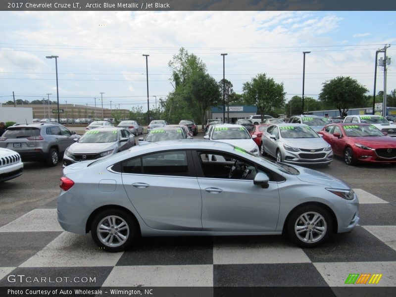 Arctic Blue Metallic / Jet Black 2017 Chevrolet Cruze LT