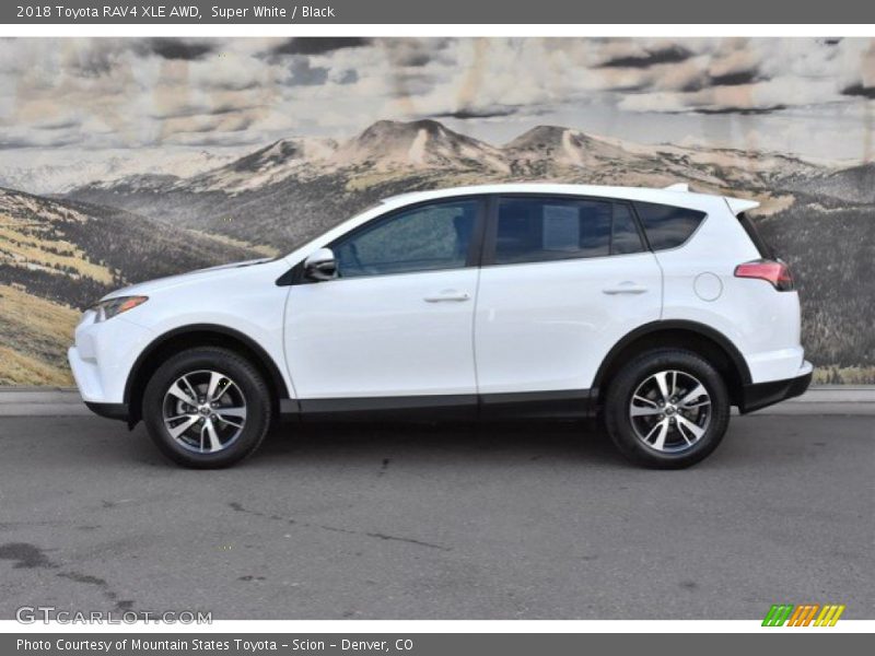Super White / Black 2018 Toyota RAV4 XLE AWD