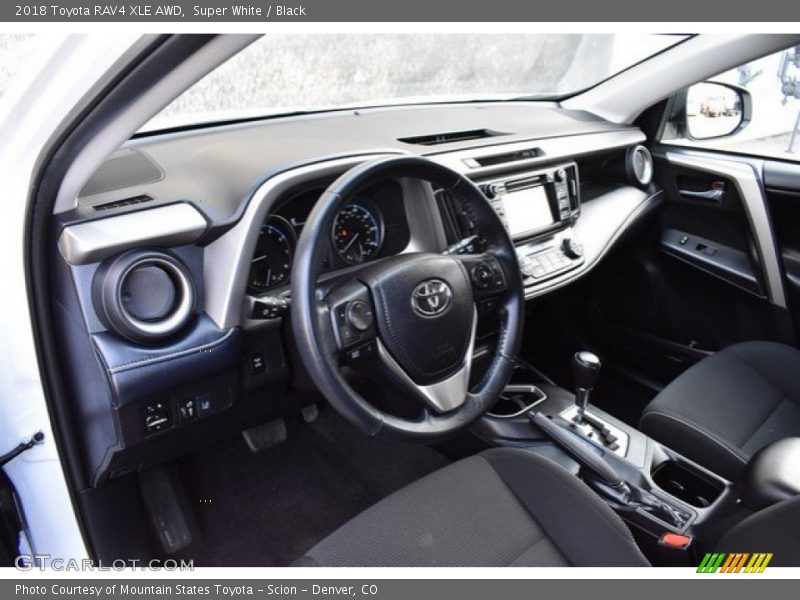 Super White / Black 2018 Toyota RAV4 XLE AWD
