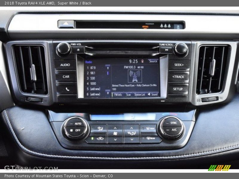 Super White / Black 2018 Toyota RAV4 XLE AWD