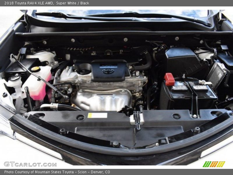 Super White / Black 2018 Toyota RAV4 XLE AWD