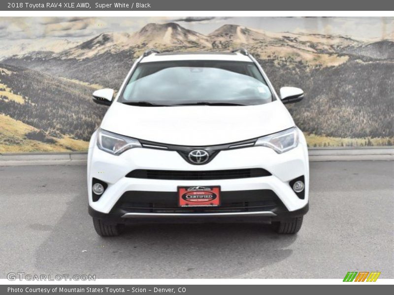 Super White / Black 2018 Toyota RAV4 XLE AWD