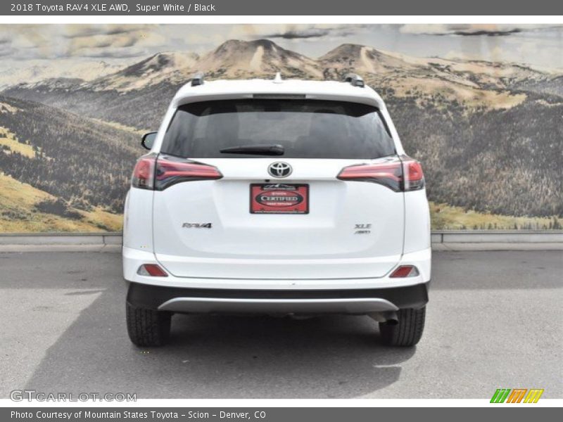 Super White / Black 2018 Toyota RAV4 XLE AWD