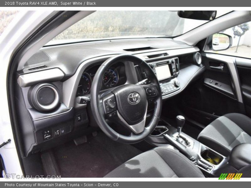 Super White / Black 2018 Toyota RAV4 XLE AWD
