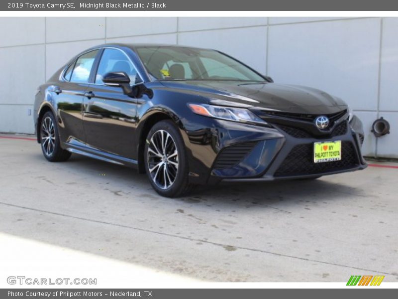 Midnight Black Metallic / Black 2019 Toyota Camry SE