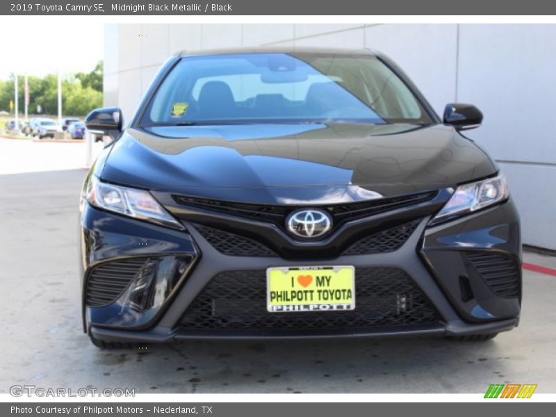 Midnight Black Metallic / Black 2019 Toyota Camry SE