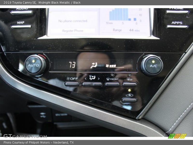 Midnight Black Metallic / Black 2019 Toyota Camry SE