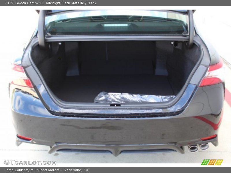 Midnight Black Metallic / Black 2019 Toyota Camry SE