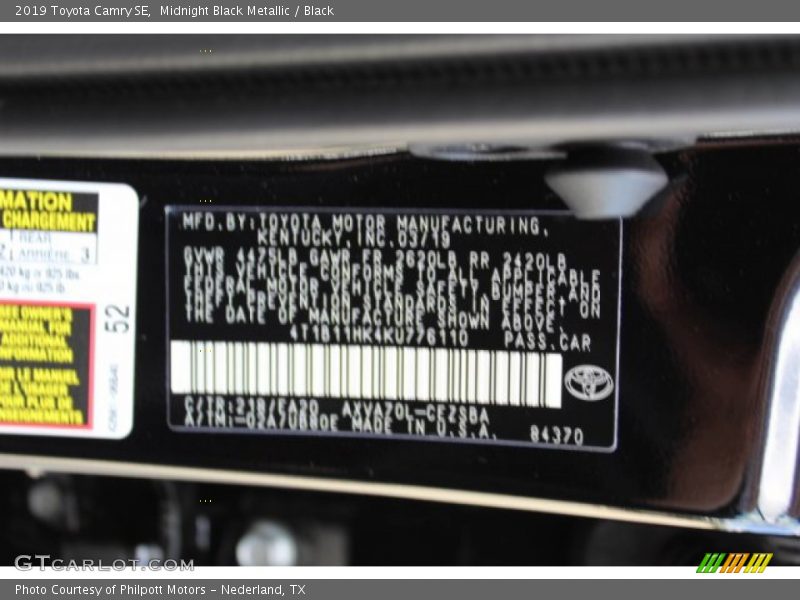 Midnight Black Metallic / Black 2019 Toyota Camry SE