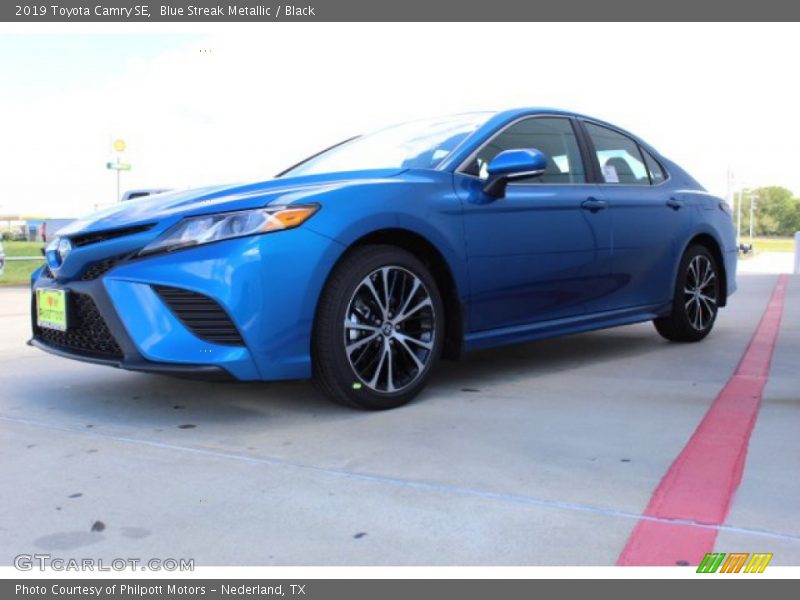 Blue Streak Metallic / Black 2019 Toyota Camry SE
