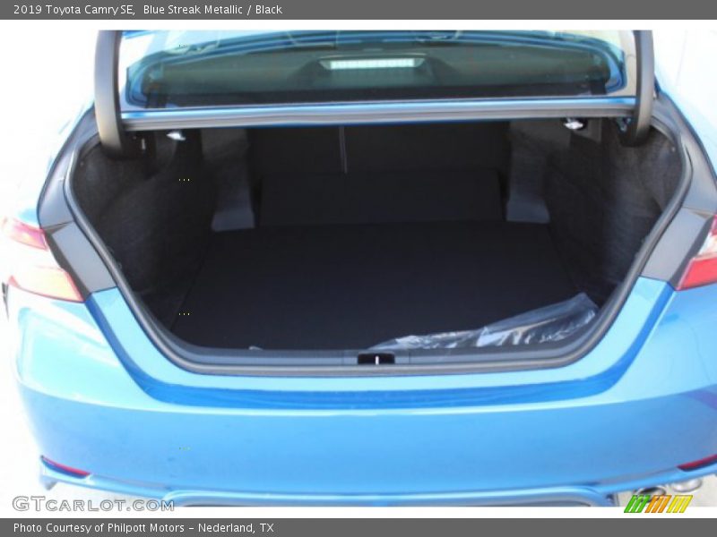 Blue Streak Metallic / Black 2019 Toyota Camry SE
