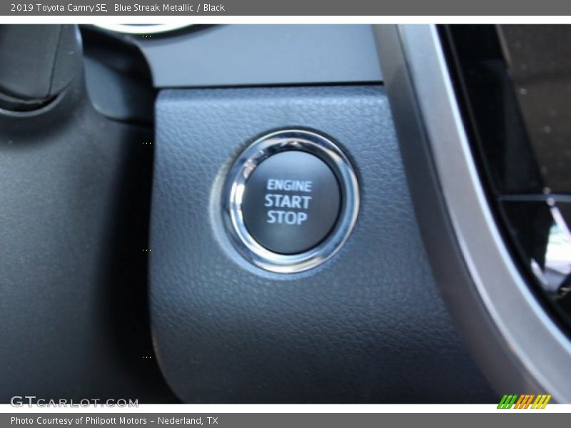 Blue Streak Metallic / Black 2019 Toyota Camry SE