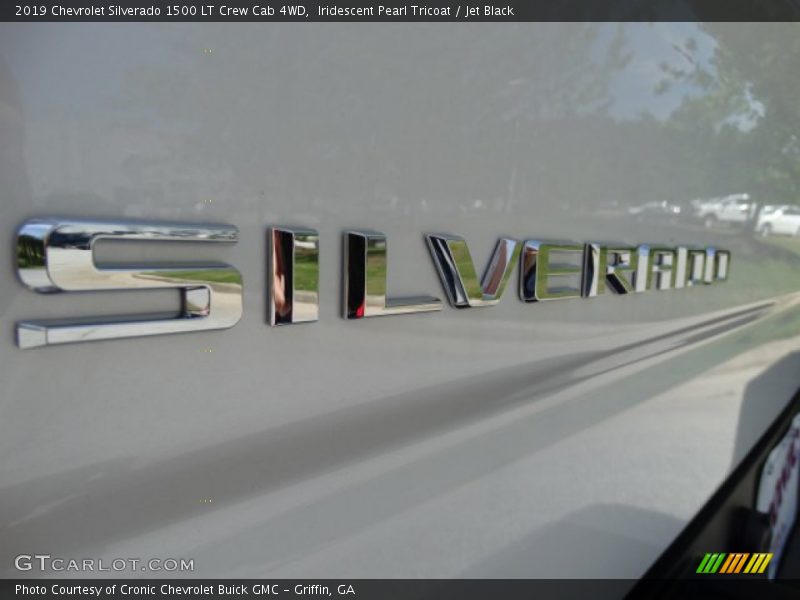 Iridescent Pearl Tricoat / Jet Black 2019 Chevrolet Silverado 1500 LT Crew Cab 4WD