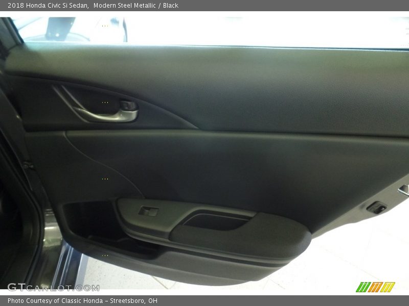 Modern Steel Metallic / Black 2018 Honda Civic Si Sedan
