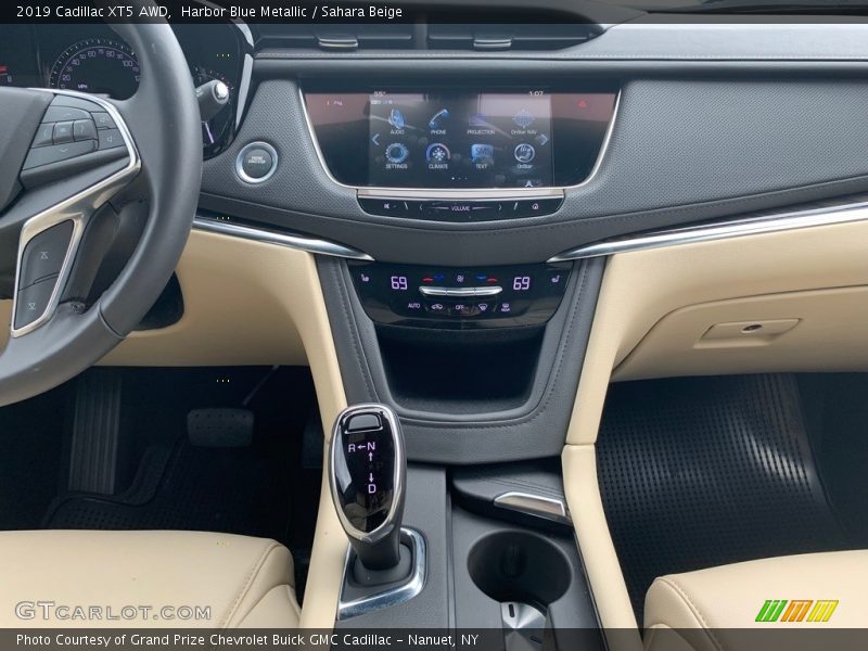 Controls of 2019 XT5 AWD