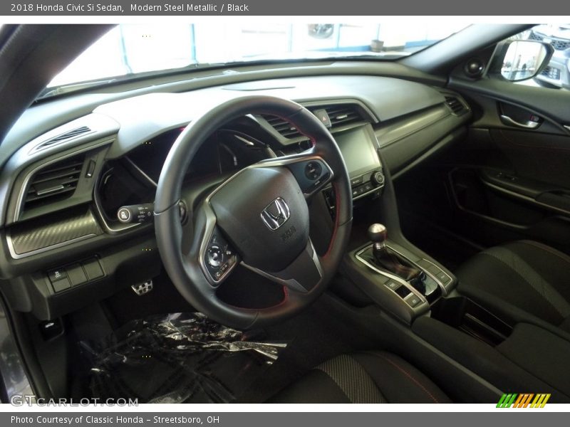Modern Steel Metallic / Black 2018 Honda Civic Si Sedan