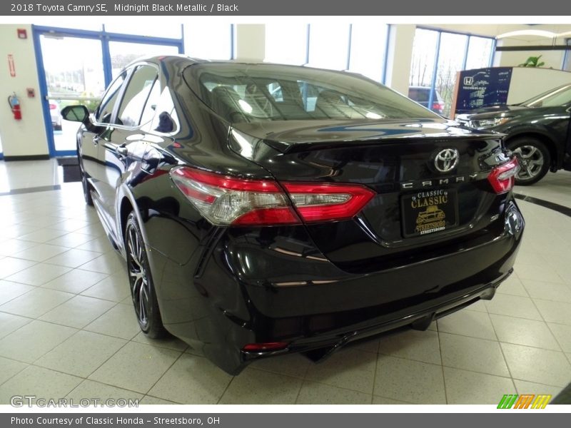 Midnight Black Metallic / Black 2018 Toyota Camry SE