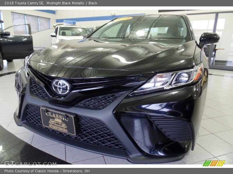 Midnight Black Metallic / Black 2018 Toyota Camry SE