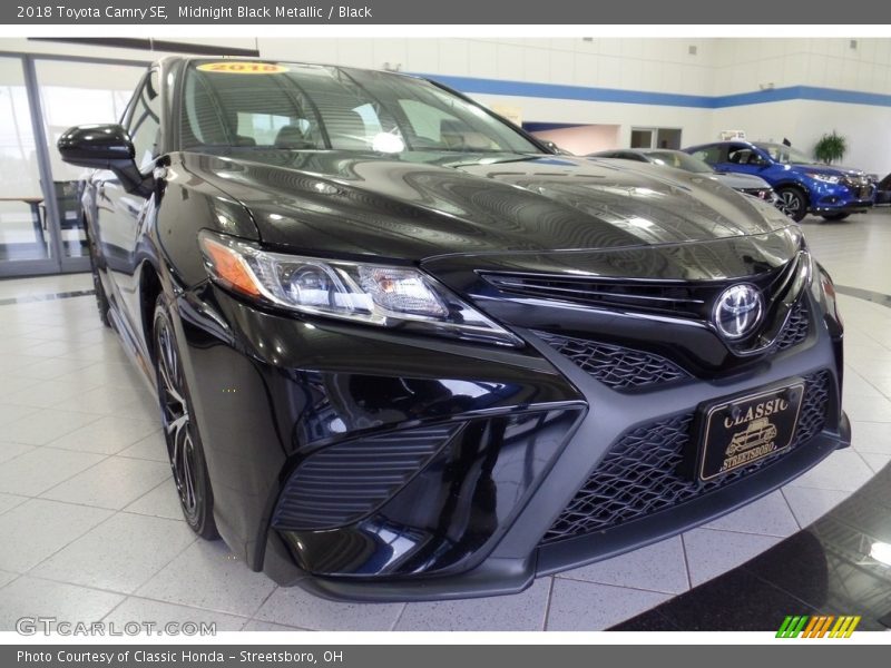 Midnight Black Metallic / Black 2018 Toyota Camry SE