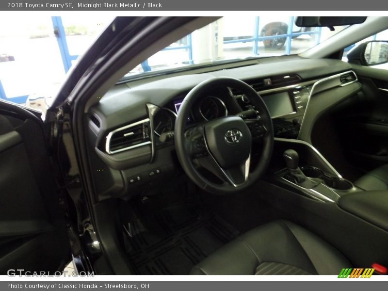 Midnight Black Metallic / Black 2018 Toyota Camry SE