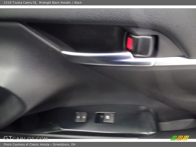 Midnight Black Metallic / Black 2018 Toyota Camry SE
