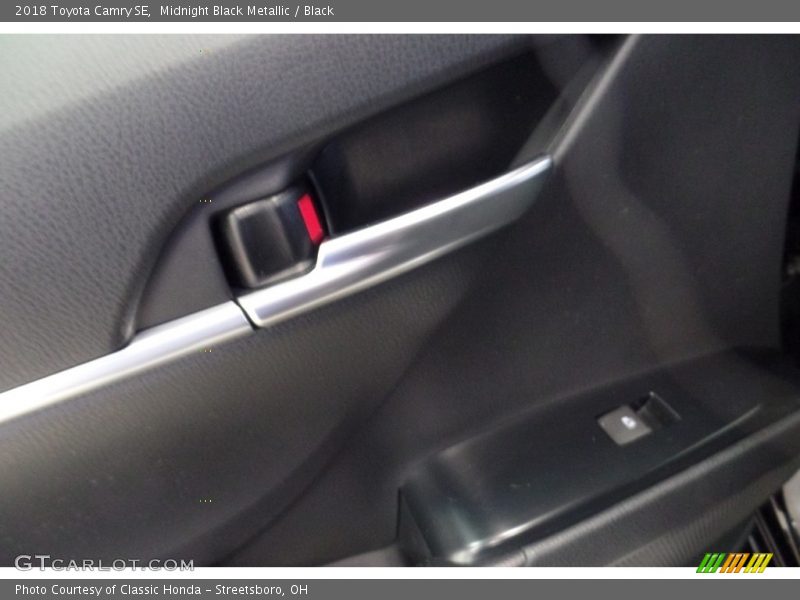 Midnight Black Metallic / Black 2018 Toyota Camry SE