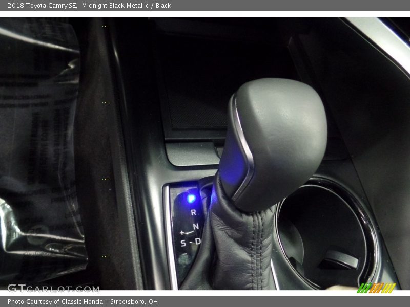 Midnight Black Metallic / Black 2018 Toyota Camry SE