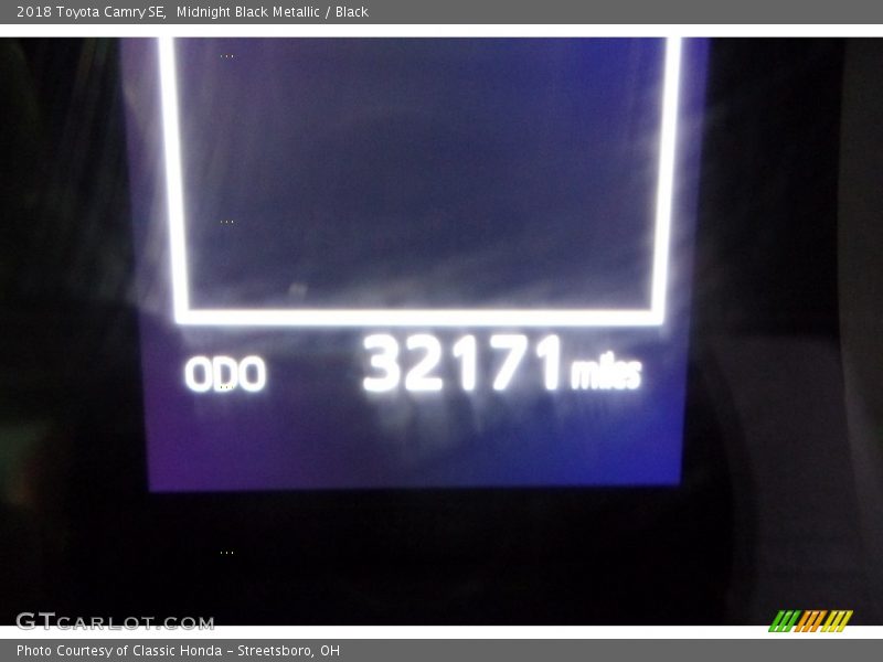 Midnight Black Metallic / Black 2018 Toyota Camry SE