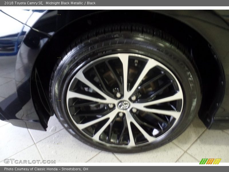 Midnight Black Metallic / Black 2018 Toyota Camry SE