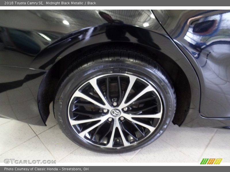 Midnight Black Metallic / Black 2018 Toyota Camry SE