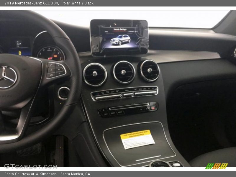 Polar White / Black 2019 Mercedes-Benz GLC 300