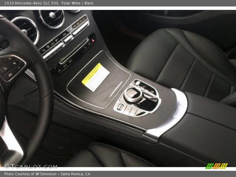 Polar White / Black 2019 Mercedes-Benz GLC 300