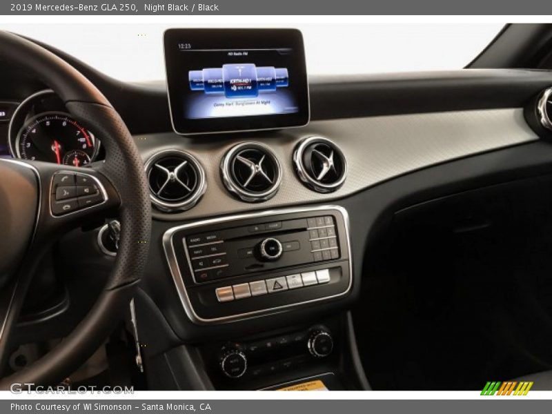 Night Black / Black 2019 Mercedes-Benz GLA 250
