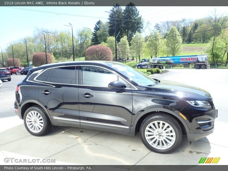 Infinite Black Metallic / Ebony 2019 Lincoln MKC AWD