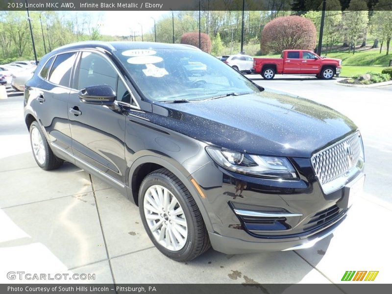 Infinite Black Metallic / Ebony 2019 Lincoln MKC AWD
