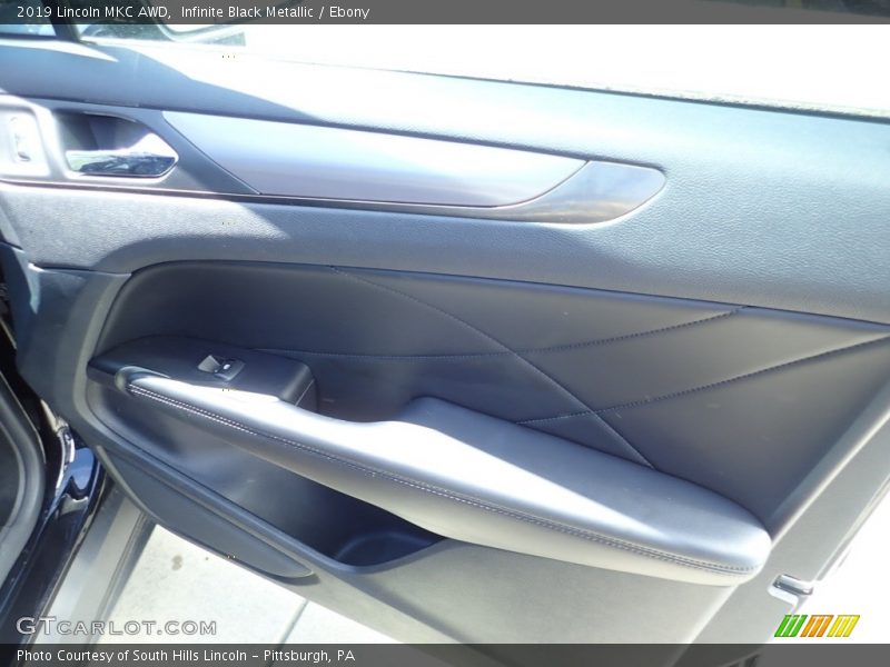 Infinite Black Metallic / Ebony 2019 Lincoln MKC AWD