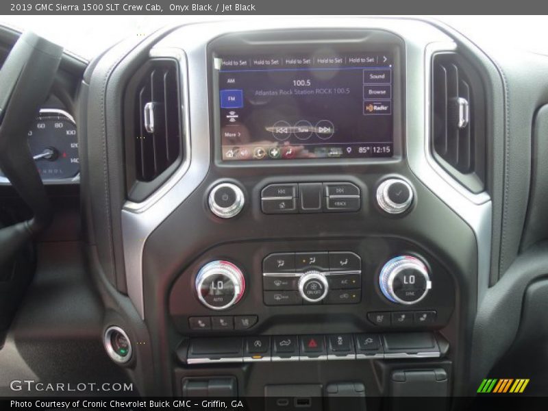 Controls of 2019 Sierra 1500 SLT Crew Cab