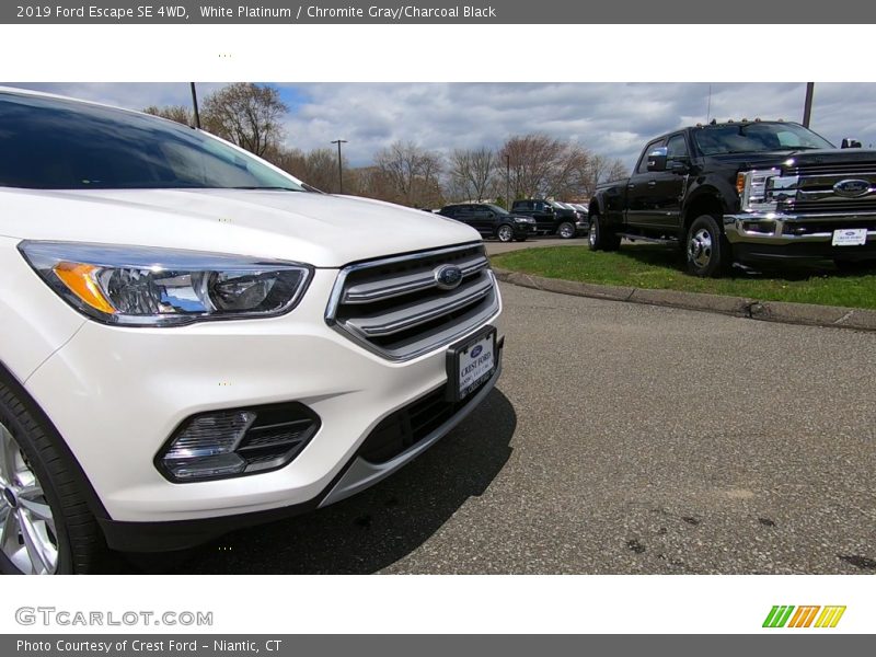 White Platinum / Chromite Gray/Charcoal Black 2019 Ford Escape SE 4WD