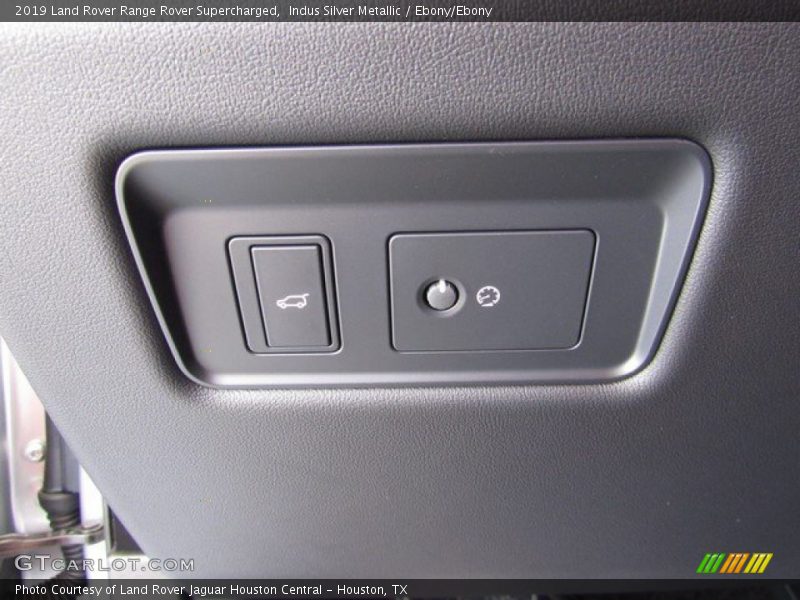 Indus Silver Metallic / Ebony/Ebony 2019 Land Rover Range Rover Supercharged