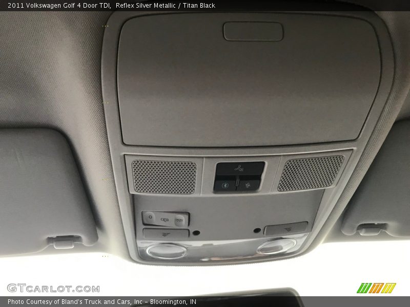 Reflex Silver Metallic / Titan Black 2011 Volkswagen Golf 4 Door TDI