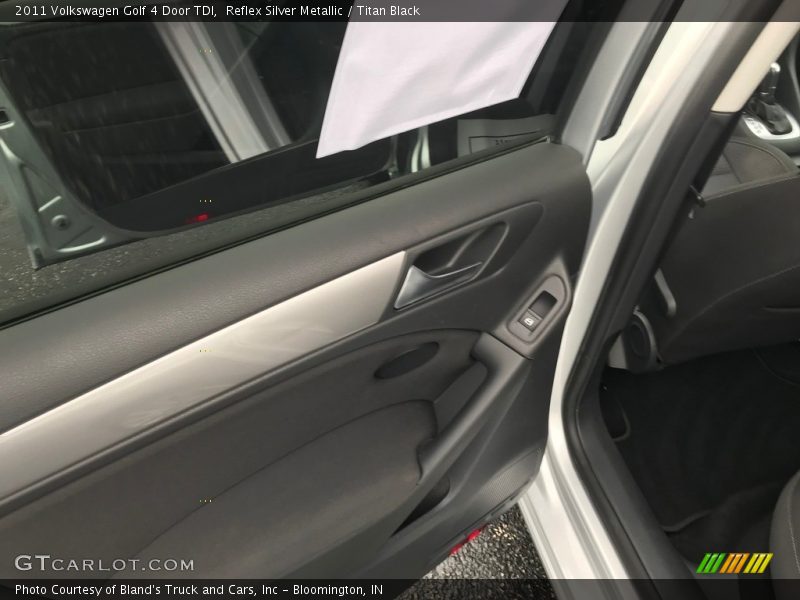 Reflex Silver Metallic / Titan Black 2011 Volkswagen Golf 4 Door TDI