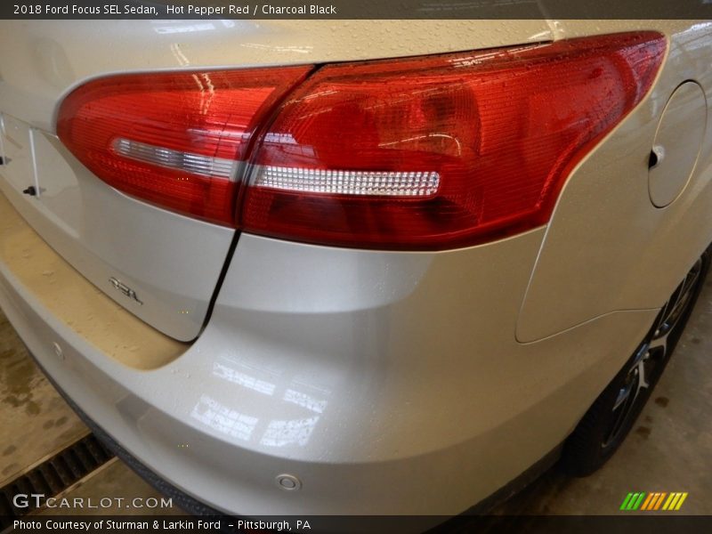 Hot Pepper Red / Charcoal Black 2018 Ford Focus SEL Sedan