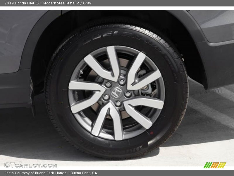 Modern Steel Metallic / Gray 2019 Honda Pilot EX