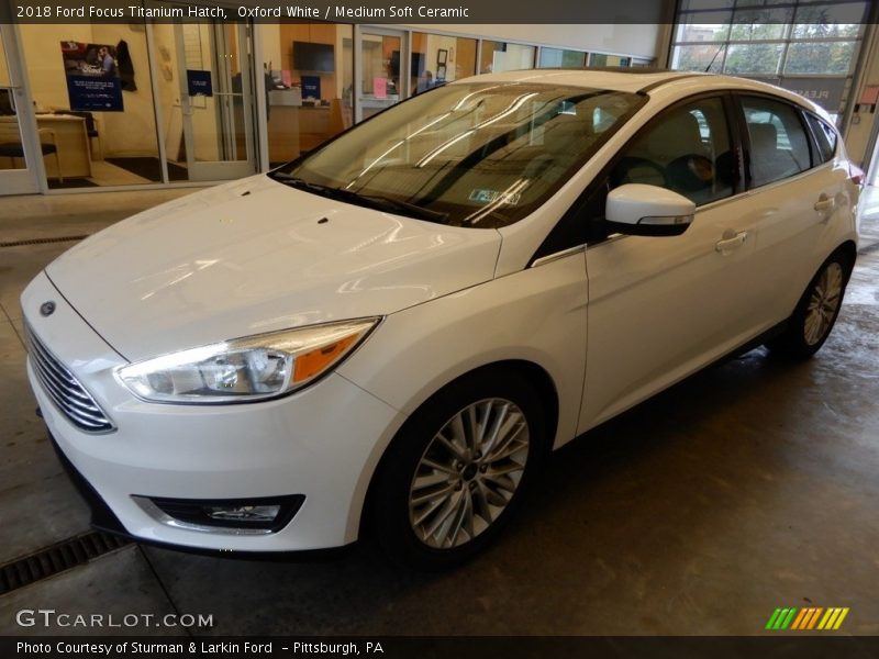 Oxford White / Medium Soft Ceramic 2018 Ford Focus Titanium Hatch