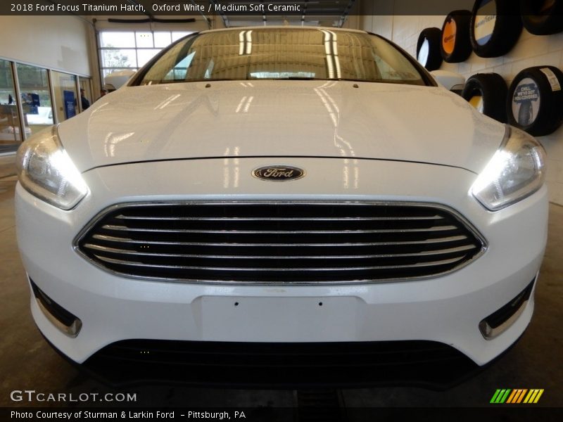 Oxford White / Medium Soft Ceramic 2018 Ford Focus Titanium Hatch