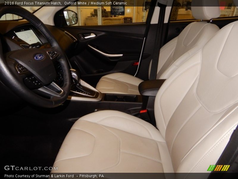 Oxford White / Medium Soft Ceramic 2018 Ford Focus Titanium Hatch